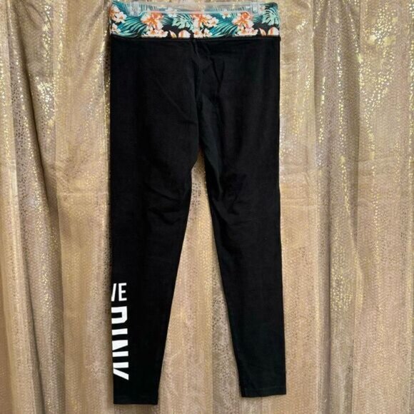 PINK Victorias Secret Black Tropical Floral Love Pink Yoga Leggings Medium - Picture 2 of 7